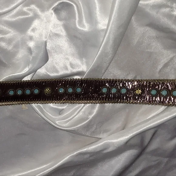 Leatherock SwarovskiTurquoise Crystals, Soft Leather,Scroll Brass Dtls, sz 38